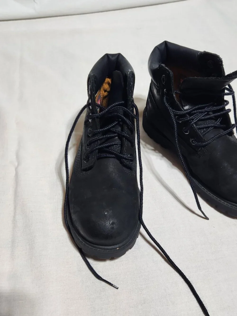 Timberland Girls’ Black 6‑Inch Boots – Size 11W | Perfect for Back‑to‑School!